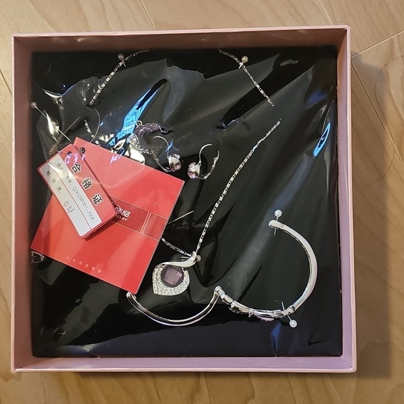 Beautiful Necklace, Bangle, Earring Set - Picture 4 of 5